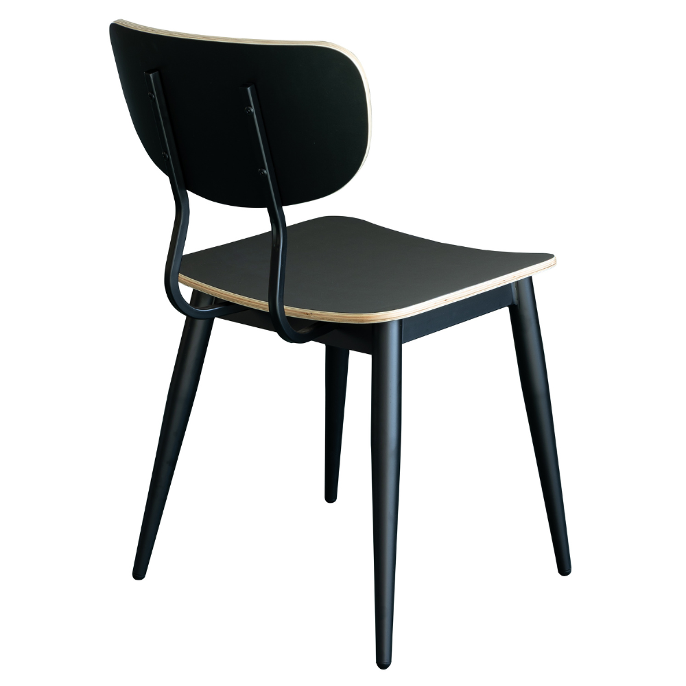 Arvo Schwarz Holzsitz 2.png